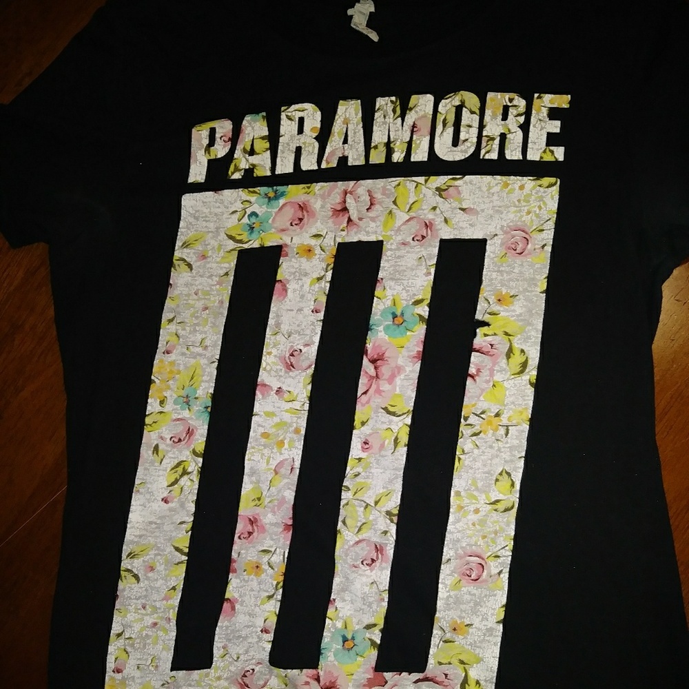 Paramore t-shirt